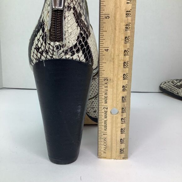 Vince Camuto Snakeskin Pointy Toe Black/White Women’s Ankle Booties Sz 7M - Picture 9 of 11